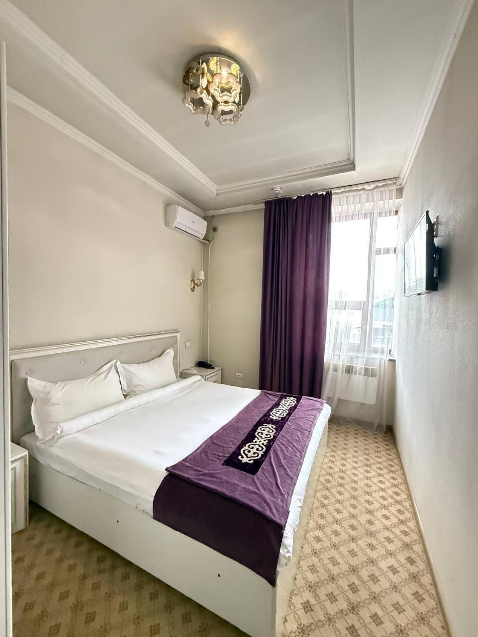 Sultan Jalal-Abad Hotel Bagian luar foto
