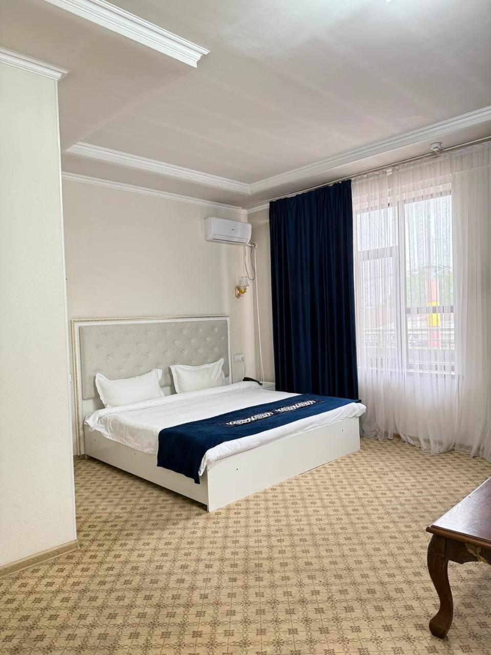 Sultan Jalal-Abad Hotel Bagian luar foto